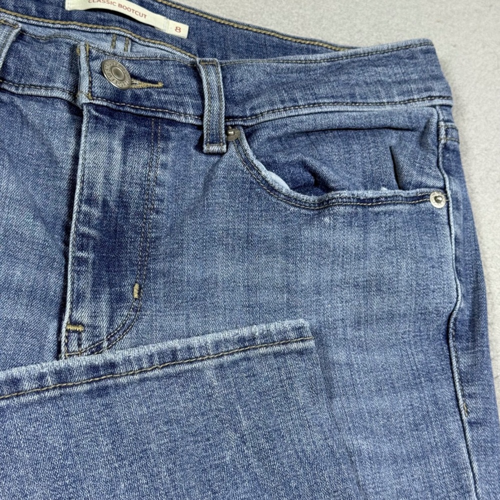 Levis Classic Bootcut Jeans Womens 8 Medium Wash Blue Denim Stretch Pants